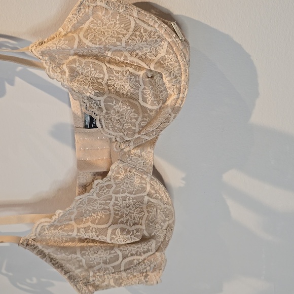 Tahari - 36C, Cream & Ballerina Pink Lace Underwire Bra, 2 Pack​​ - Picture 2 of 13